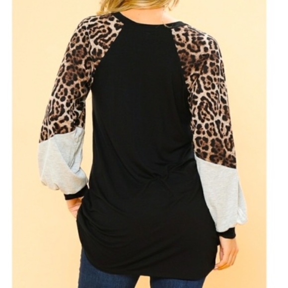 Puff Sleeve Color Block Top - Picture 2 of 2